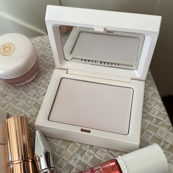 Makeup bundle - Picture 4 of 4